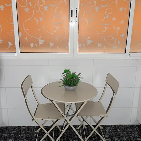 Cosy With Balcony Between & Center 6p 아파트 발렌시아