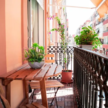 아파트 Cosy With Balcony Between & Center 6p