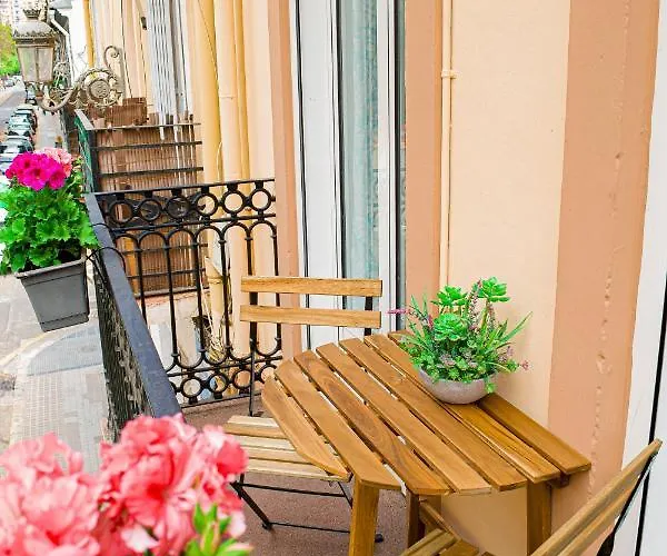 Cosy Apartment With Balcony Between Beach & Center 6P *