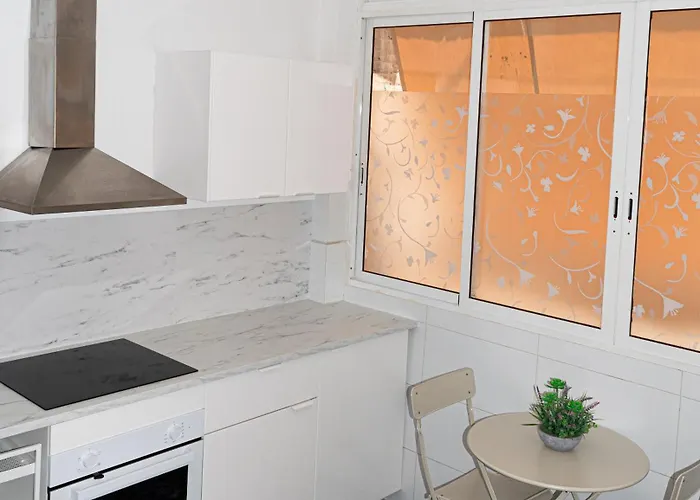 Apartamento Cosy Apartment With Balcony Between Beach & Center 6P