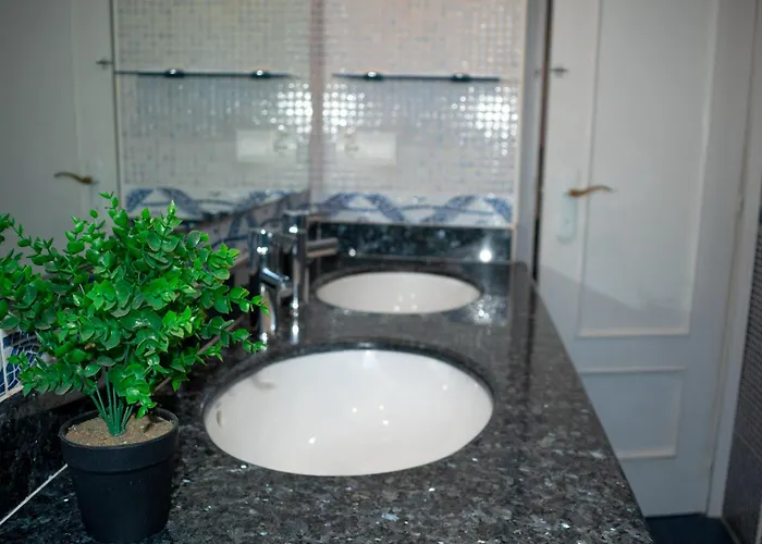 Cosy Apartment With Balcony Between Beach & Center 6P Valência