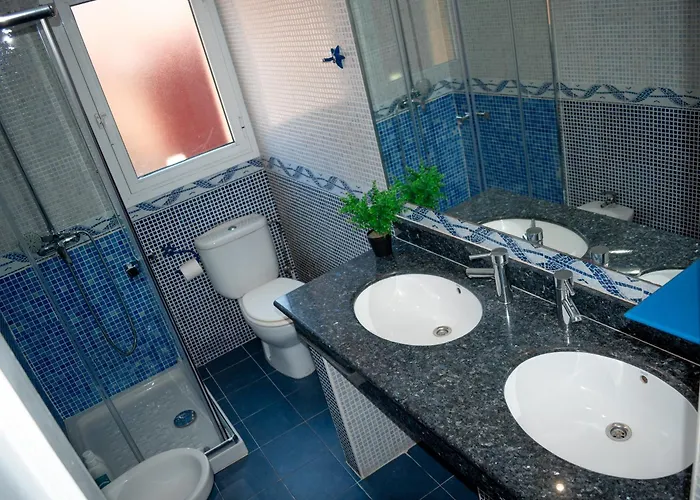 Apartamento Cosy Apartment With Balcony Between Beach & Center 6P Valência