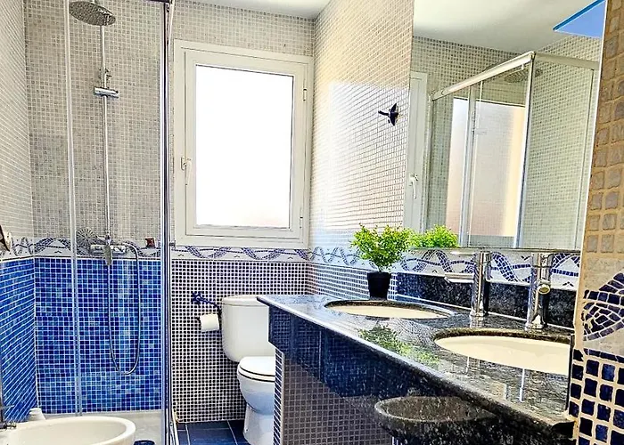 Cosy Apartment With Balcony Between Beach & Center 6P *