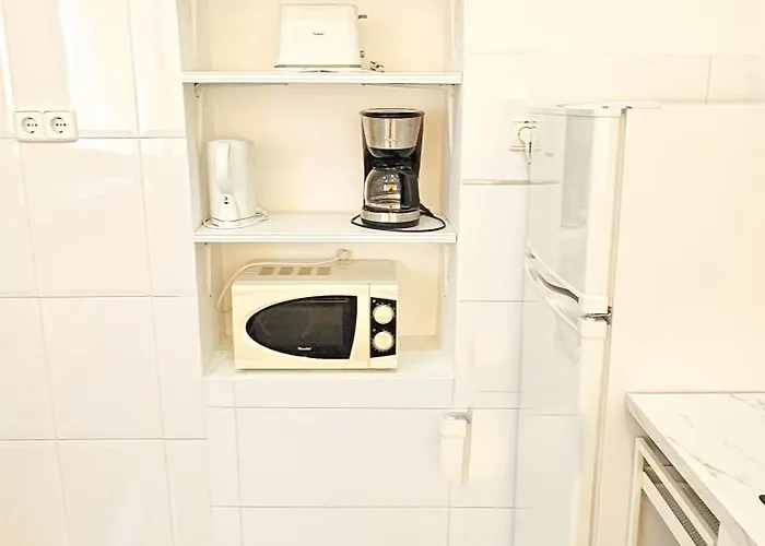 Apartamento Cosy Apartment With Balcony Between Beach & Center 6P *